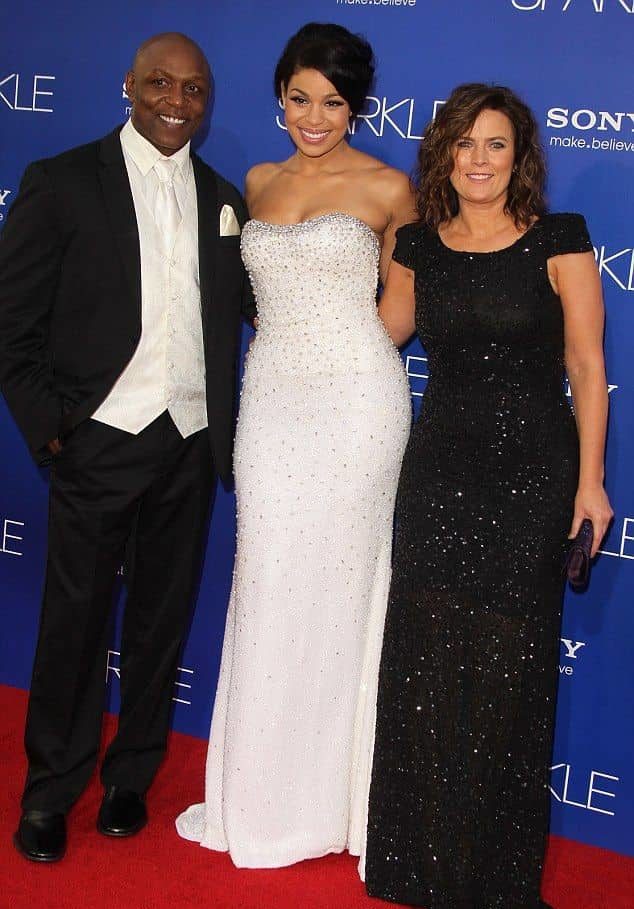 Image of Jordin Sparks with her parents, Phillippi Sparks and Jodi Sparks