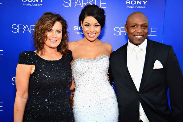 Image of Jordin Sparks with her parents, Phillippi Sparks and Jodi Sparks