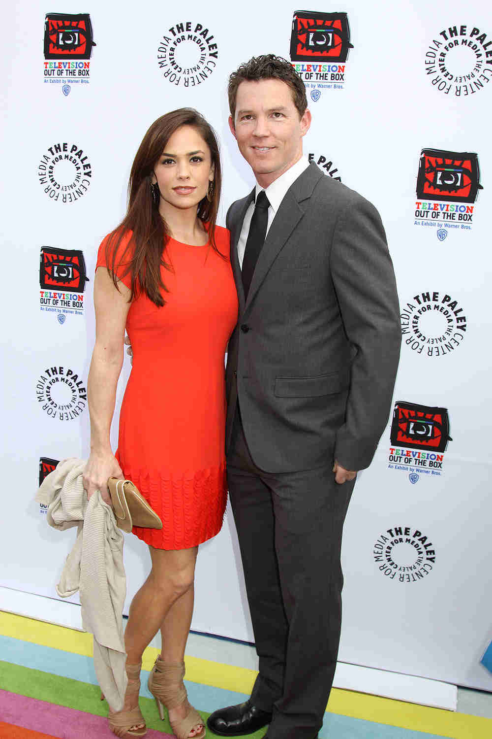 Image of Shawn Hatosy with his wife Kelly Albanese