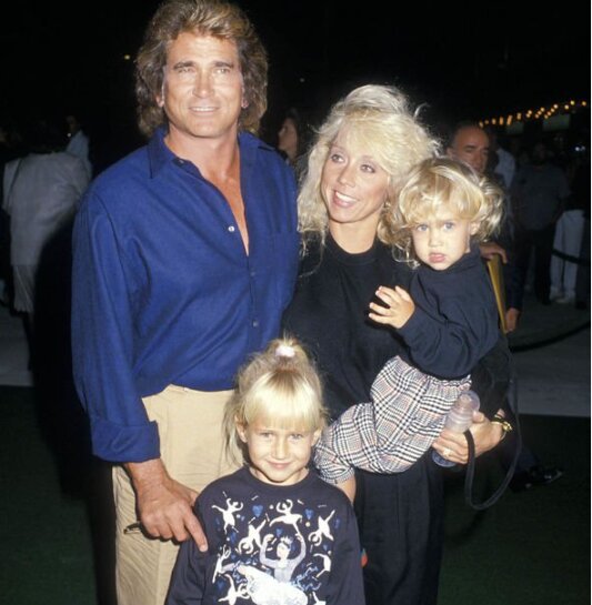 Image of Jen Landon with her family 